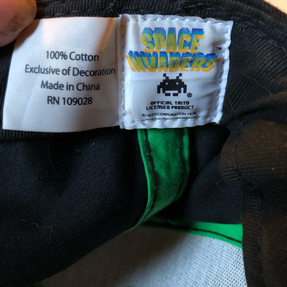 Space Invaders Snap back cap - Picture 6 of 9